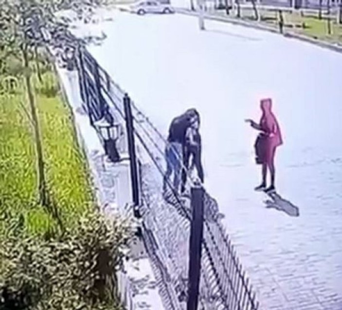 Diyarbakır'da kızların kavgası güvenlik kamerasında