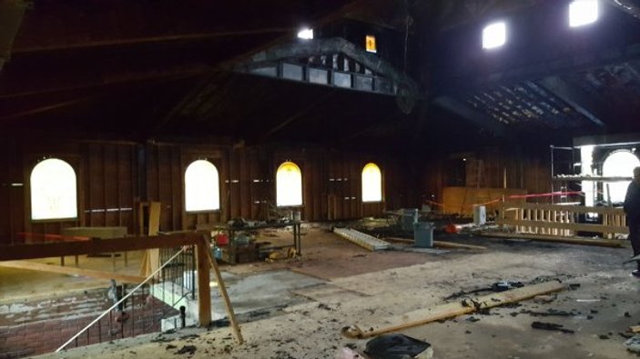 ABD'de kundaklanan camide hasar büyük