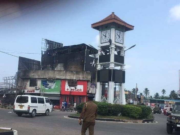 Sri Lanka'da cami ve dükkanlara saldırı