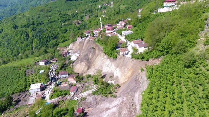 Ordu’da heyelan bir mahalleyi yok etti: 15 ev yıkıldı