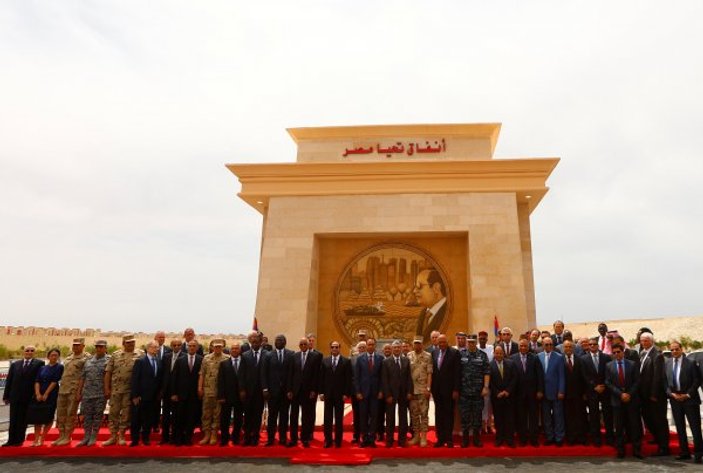 Sisi'nin kendi gravürlerinden asma köprü