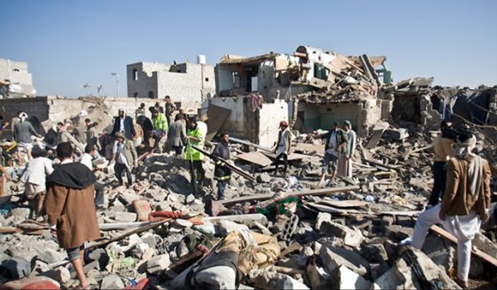 Suudi Arabistan Yemen'i bombaladı