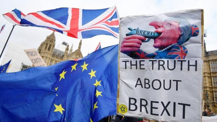 İngiltere'de kriz sürüyor: Brexit görüşmeleri çöktü