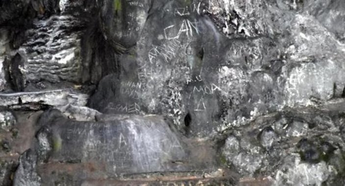 Nimara Mağarası artık aşk ilanları sergileniyor