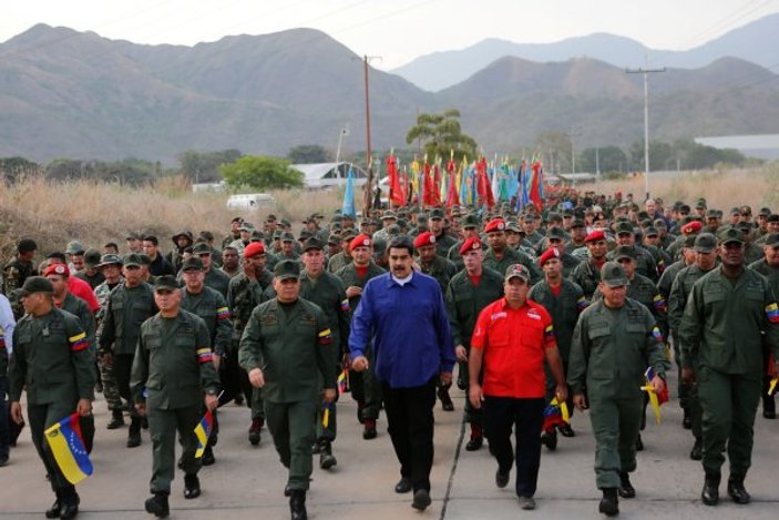 Venezuela ordusundan ABD'ye: Küçük gringo, bekliyoruz
