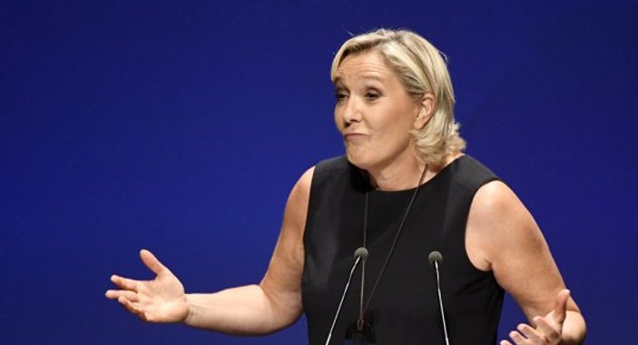 Fransız Le Pen, AP'ye borçlandı