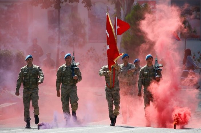 İzmir'de jandarma asteğmen adayları yemin etti