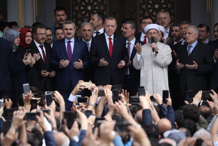 Cumhurbaşkanı Erdoğan: Hırsızlara bu işi bırakmayacağız