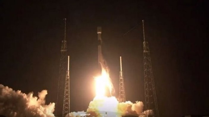 SpaceX uzaya internet uyduları gönderdi