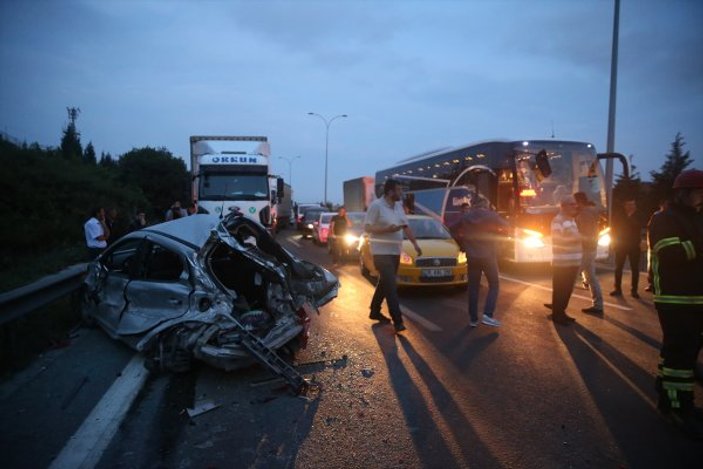 Anadolu otoyolunda zincirleme kaza: 1 ölü, 2 yaralı