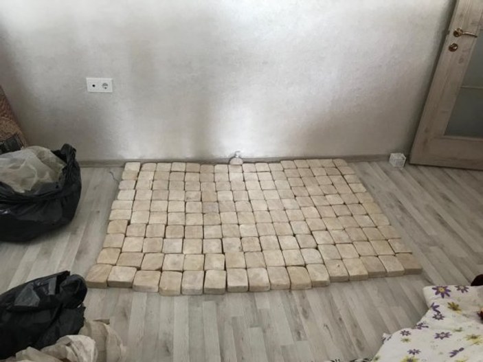 Van'da yorganlara gizlenmiş 81 kilo eroin bulundu