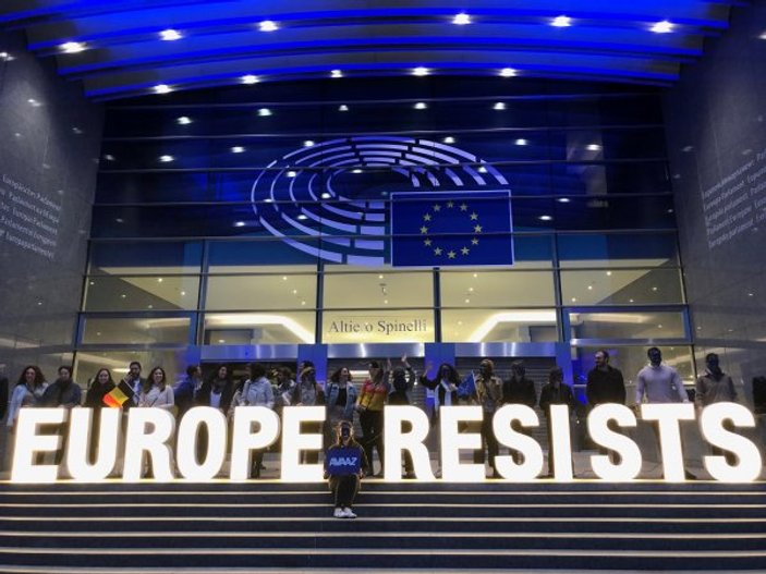 Avrupa Parlamentosu seçimlerinde aşırı sağ partiler önde