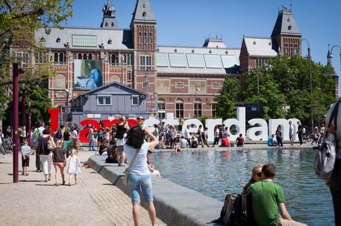 Hollanda'da turist paniği