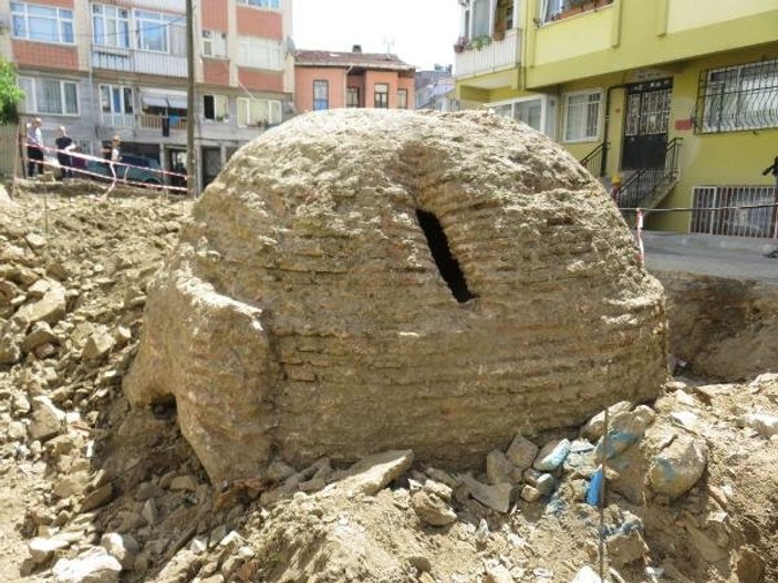 Üsküdar'da temel kazısında tarihi kalıntılar bulundu