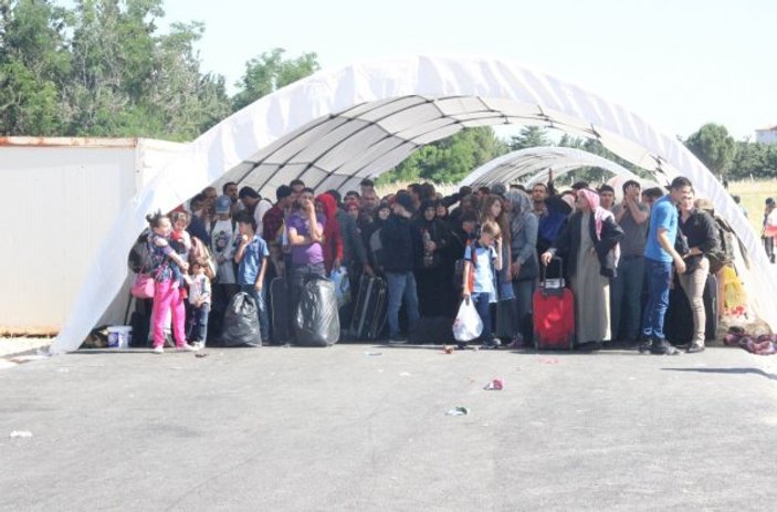 Suriyeliler akın akın bayramlaşmaya gidiyor