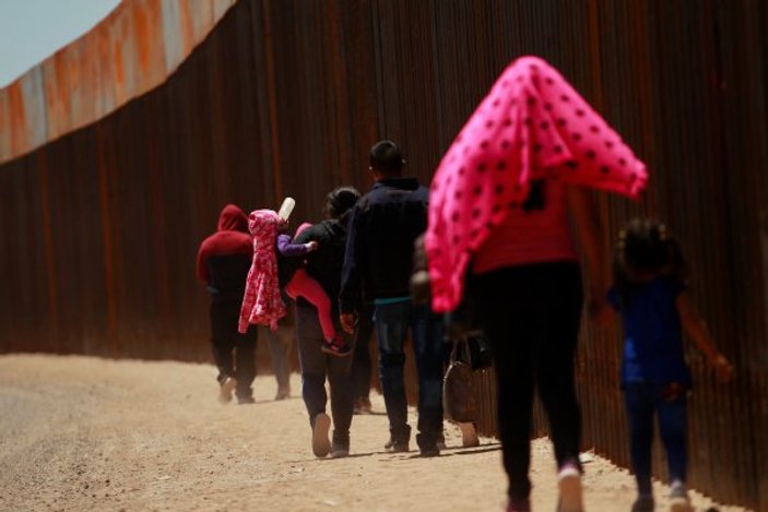 Trump: Meksika'ya yasa dışı göçmen vergisi koyduk