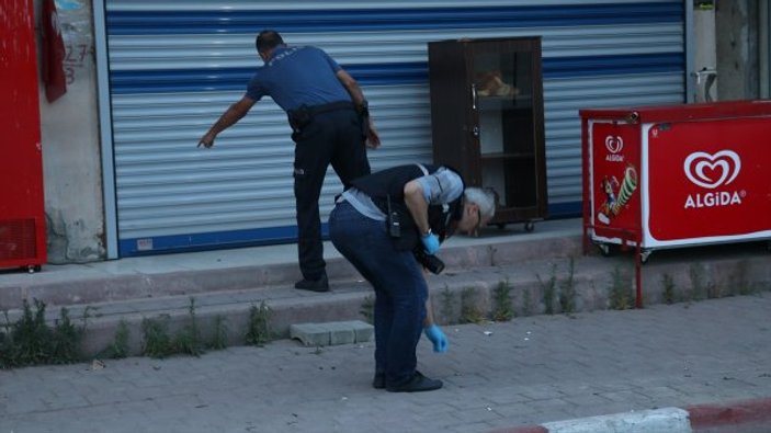 Adana'da karısına araçla çarpıp tabancayla vurdu