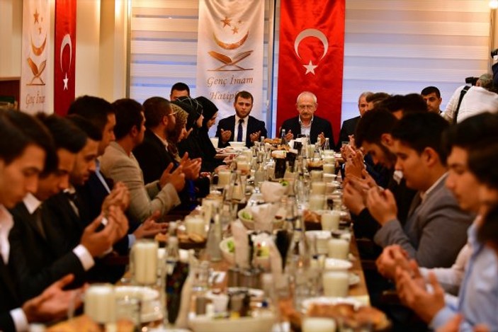 Kılıçdaroğlu, imam hatiplilerin iftarına katıldı