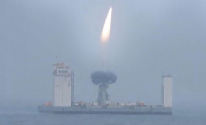 Çin denizden uzaya roket fırlattı
