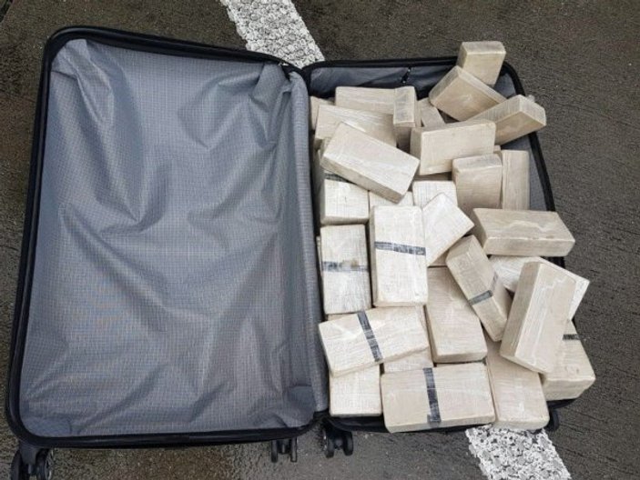 Almanya'da diplomatik araçta 70 kilo eroin bulundu
