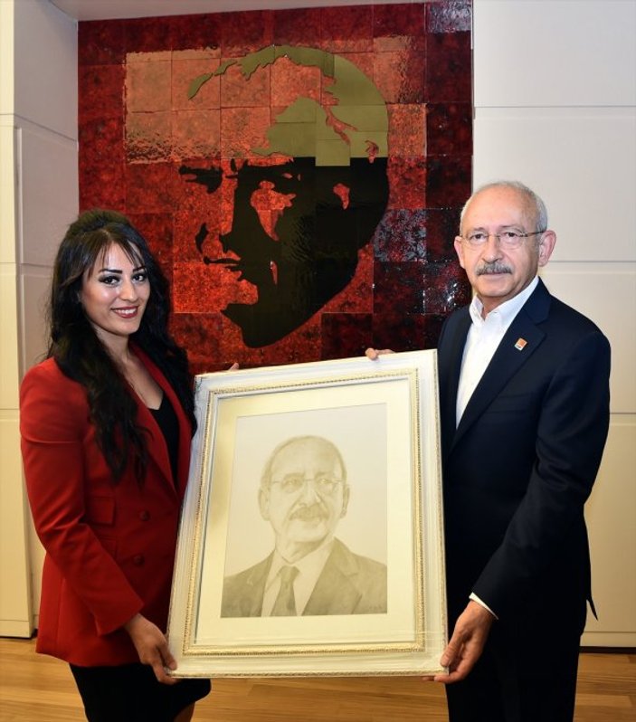 Kılıçdaroğlu, öğretmen Ayşe Çelik'i kabul etti