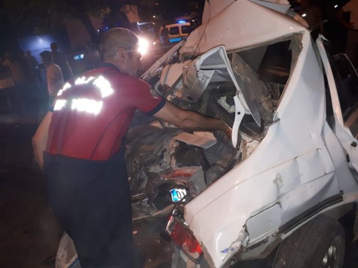Şanlıurfa'da kamyon 3 otomobili biçti: 3 yaralı