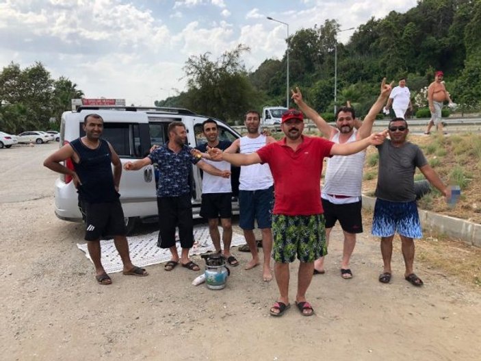 Otellerde yer bulamayan Ankaralılar göbek attı