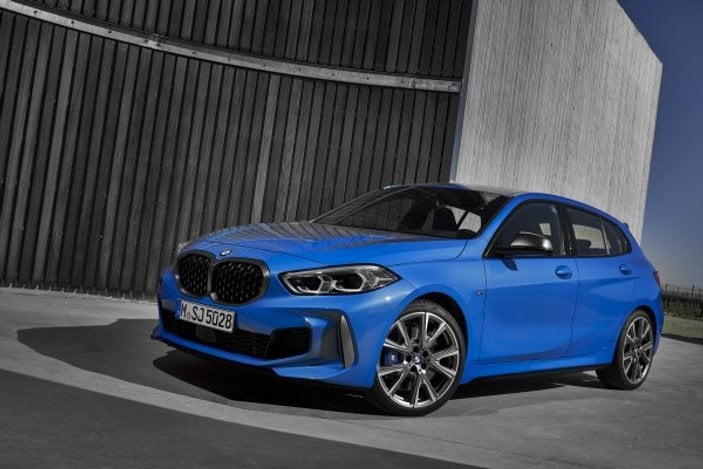 BMW'nin yeni 1 serisi tasarımıyla dikkat çekiyor