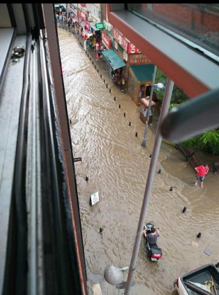 İstanbul'da 3 ilçede sağanak yağış