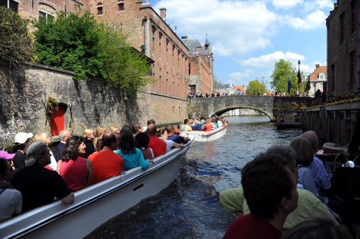 Belçika'nın tarihi kenti Bruges turistlerden şikayetçi
