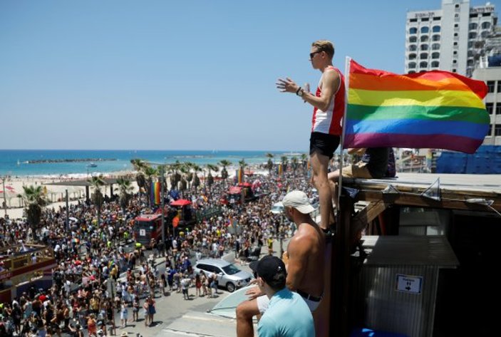 İsrail'de LGBT yürüyüşü