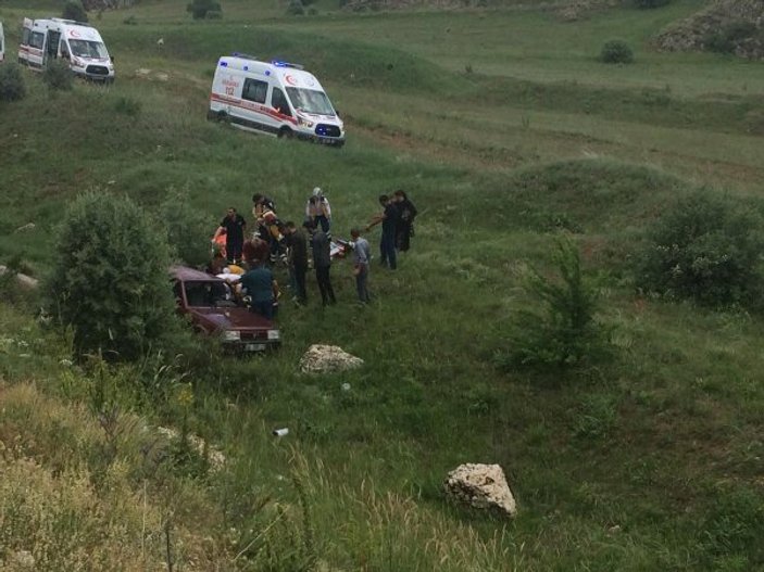 Sivas'ta araç şarampole yuvarlandı: 1 ölü