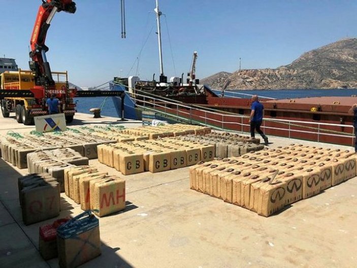 Cezayir açıklarındaki gemide 12 ton esrar ele geçirildi