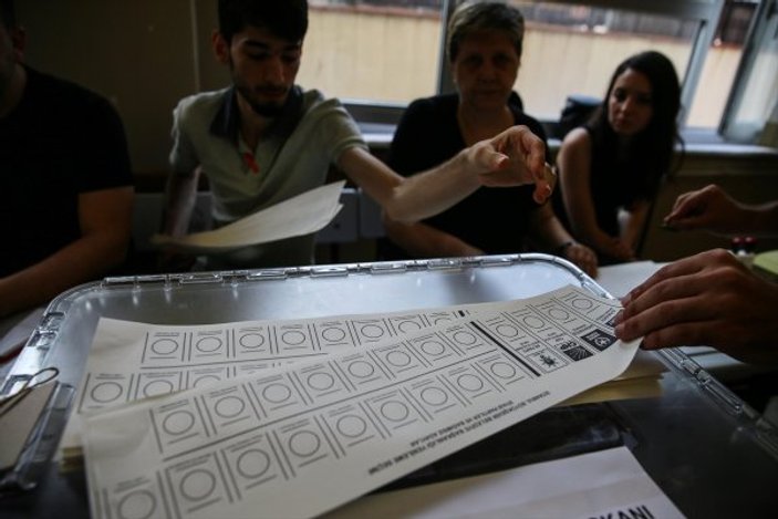 İstanbul'da oy verme işlemi başladı