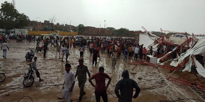 Hindistan’da pazar çadırı çöktü: 14 ölü