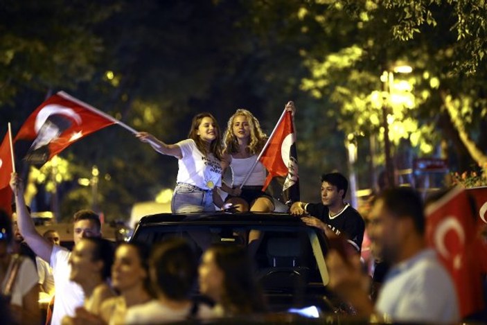 İstanbul'da Ekrem İmamoğlu kutlaması