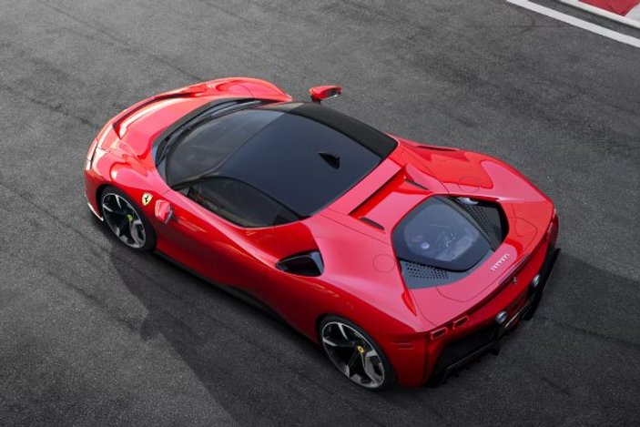 Ferrari SF90 Stradale, hibrite geçiş yaptı