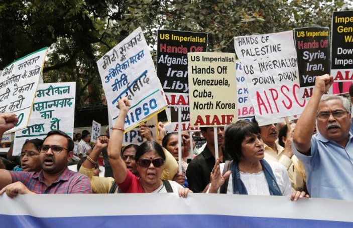 Pompeo'nun ziyareti Hindistan'da protesto edildi