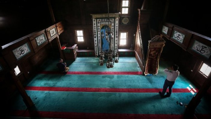 Bursa'nın çivisiz camisi asırlara meydan okuyor