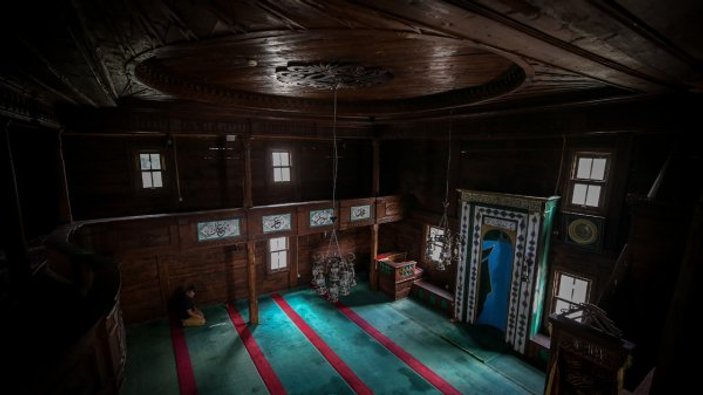 Bursa'nın çivisiz camisi asırlara meydan okuyor