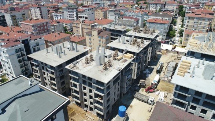 Kartal'da yıkılan binaların yerine yapılan yeni apartmanlar