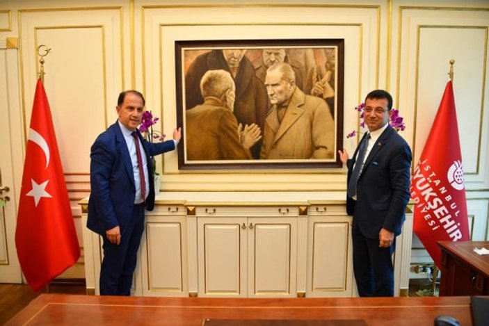 İBB Başkanı'nın odasına Atatürk resmi tekrar asıldı