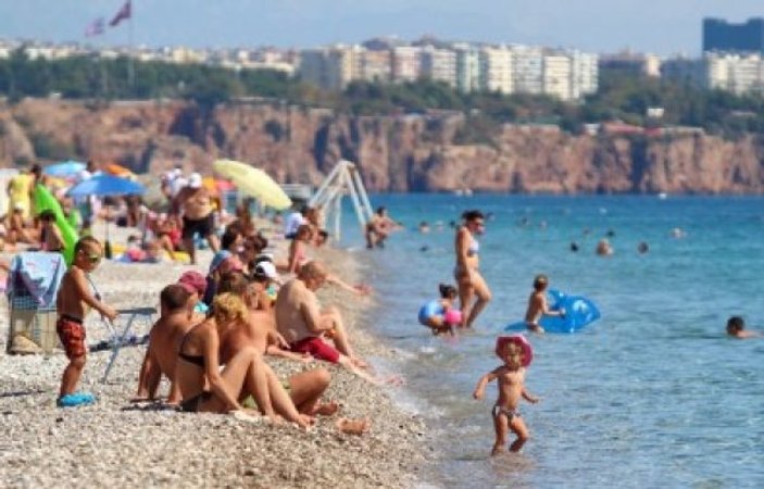 Antalya'nın sahillerinde boş yer yok