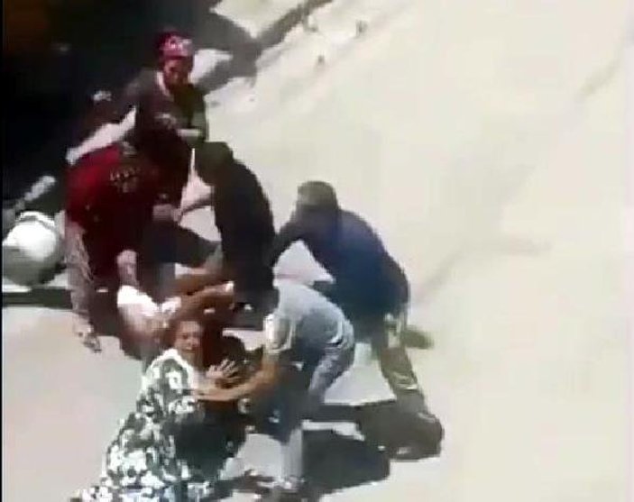 Mardin'de kadınlar sokakta birbirine girdi