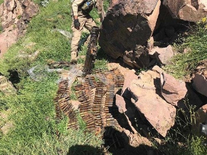 Hakkari'de PKK'nın silah ve mühimmatı ele geçirildi