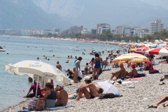 Antalya’da termometreler 42 dereceyi gösterdi