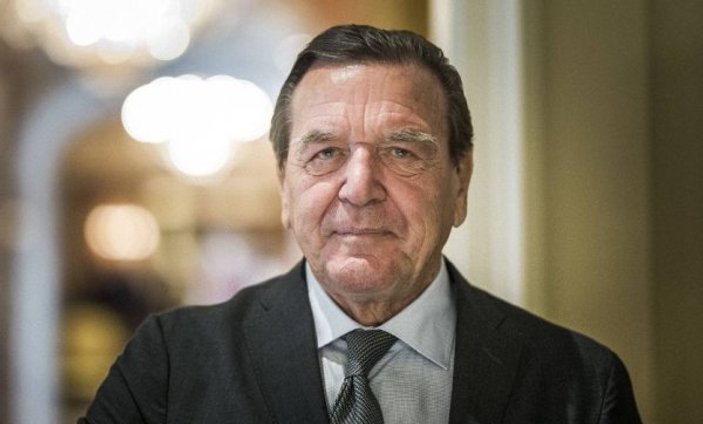 Schröder'den ABD'ye: Muz cumhuriyeti değiliz
