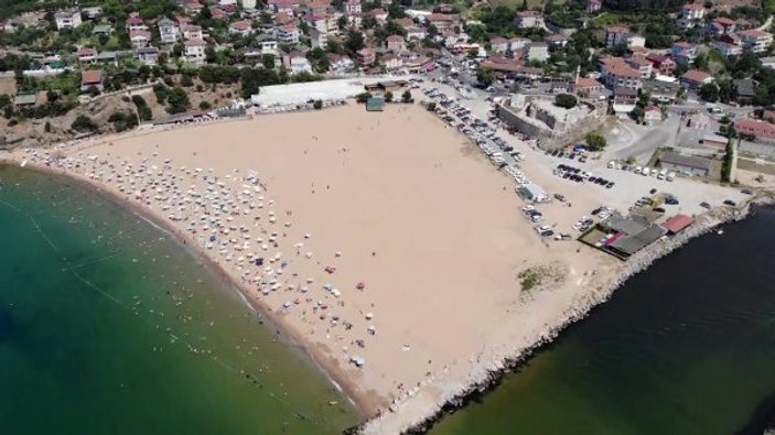 İstanbullular hafta sonunu Riva plajlarında geçirdi