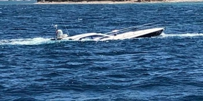 Çeşme’de kaza yapan lüks teknedeki 5 kişi kurtarıldı