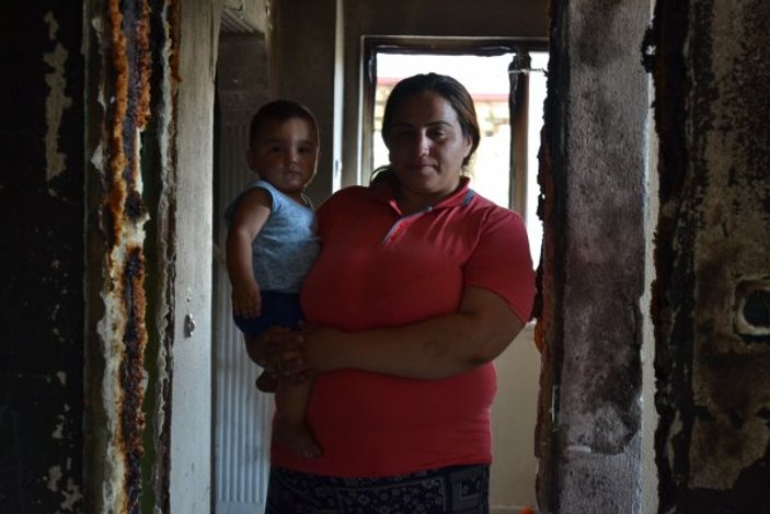 Denizli'de evi yanan anne 4 çocuğuyla sokakta kaldı
